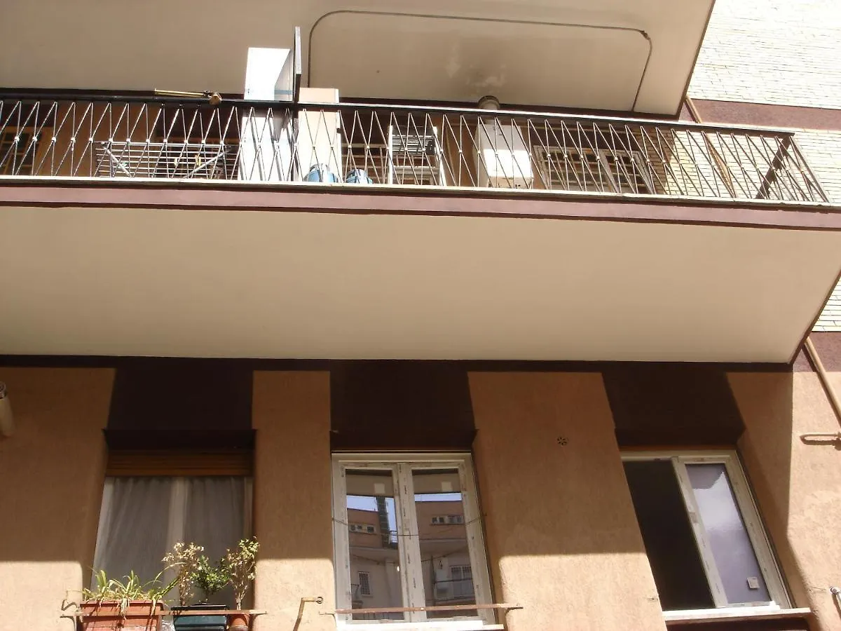 Trilocale Ristrutturato A 100 M Dalla Metro Battistini Apartman Róma 0*,  Olaszország